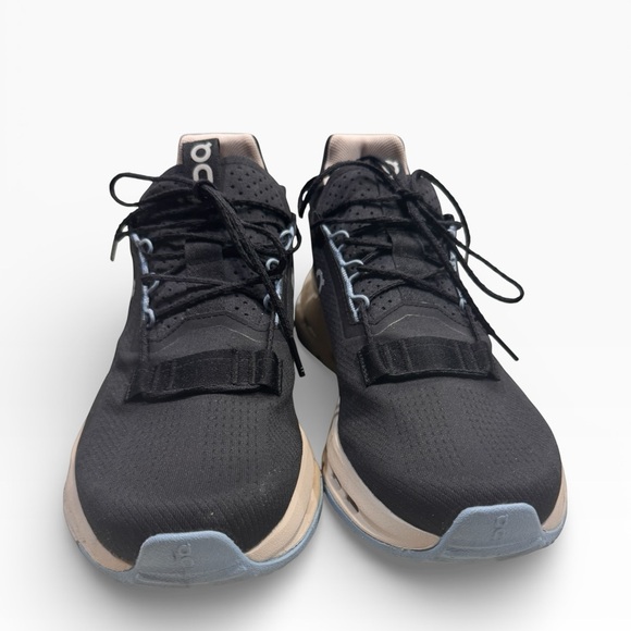 On Cloudnova 2 sneakers in the black and wash colorway. Size 8.5, black - Picture 4 of 5